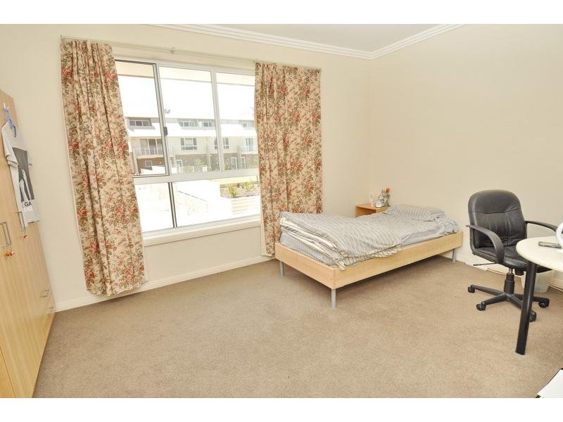 Real Estate in Dundas Valley