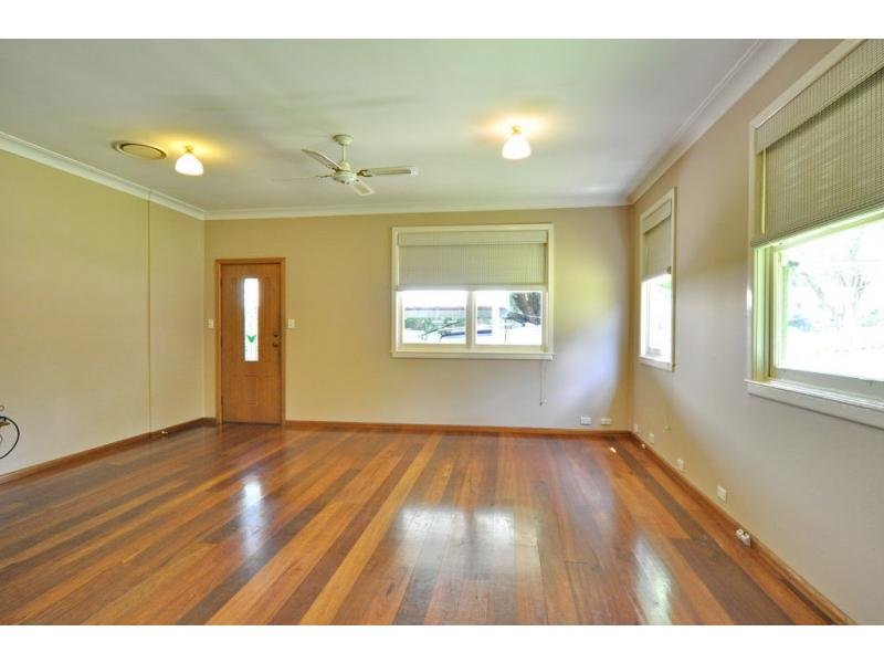 Real Estate in Dundas