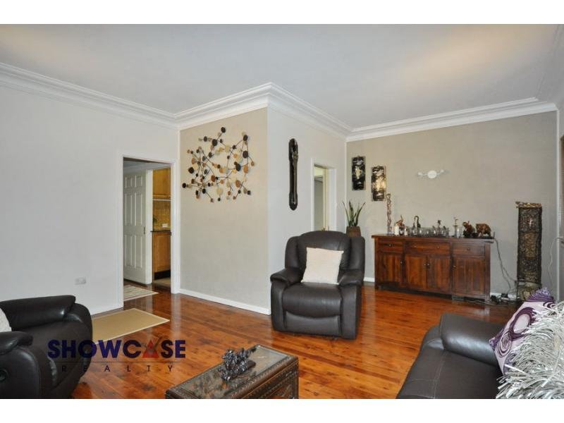 Real Estate in Dundas