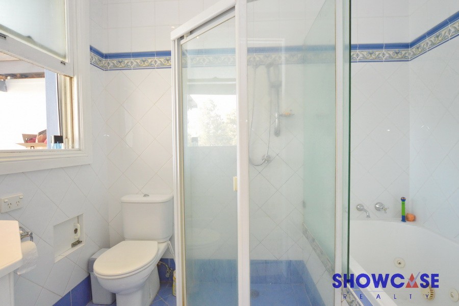 Real Estate in Dundas Valley