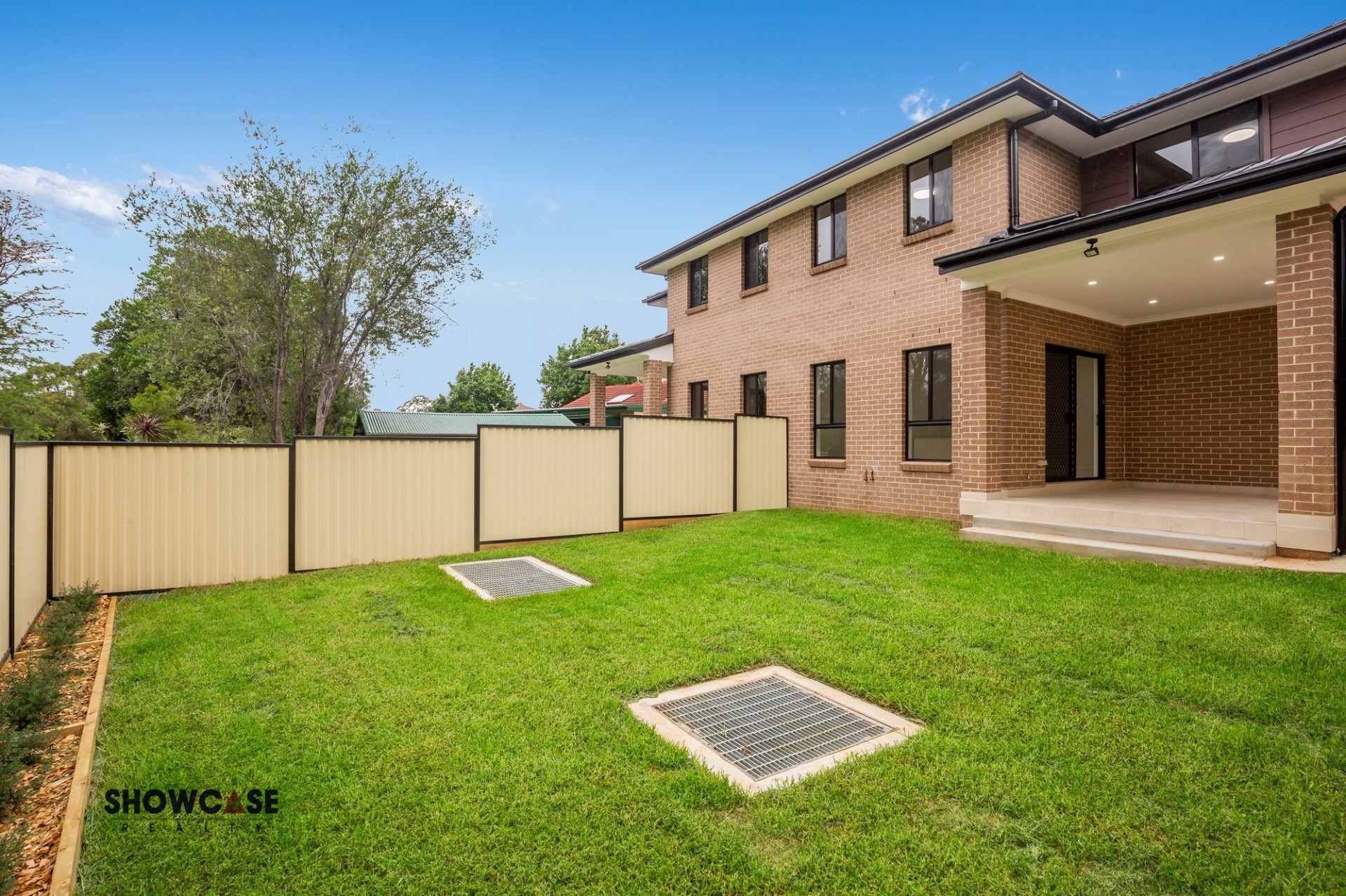 Real Estate in Dundas Valley