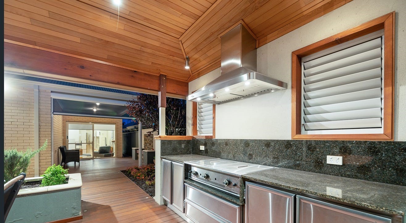 Real Estate in Applecross