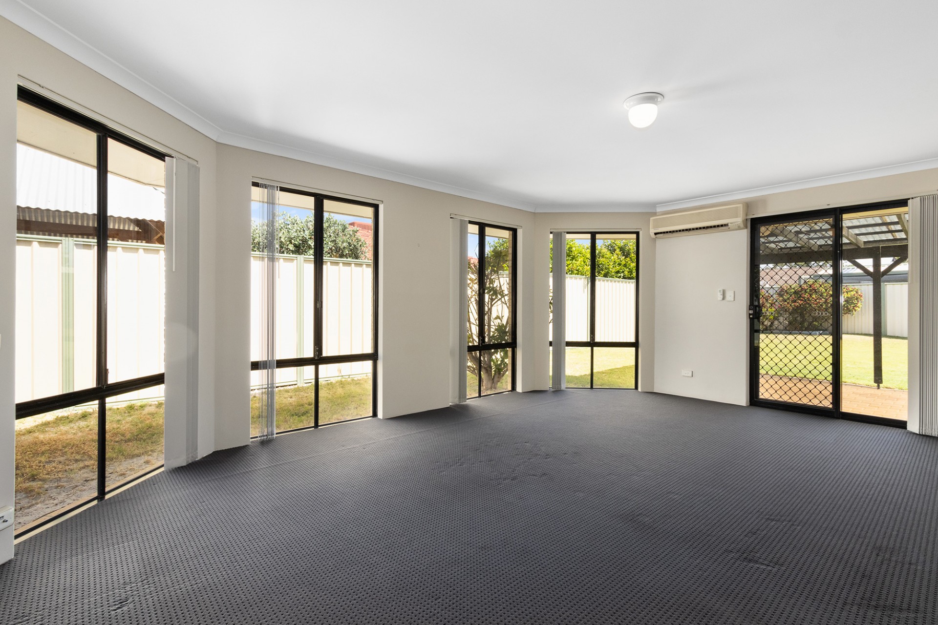 Real Estate in Huntingdale