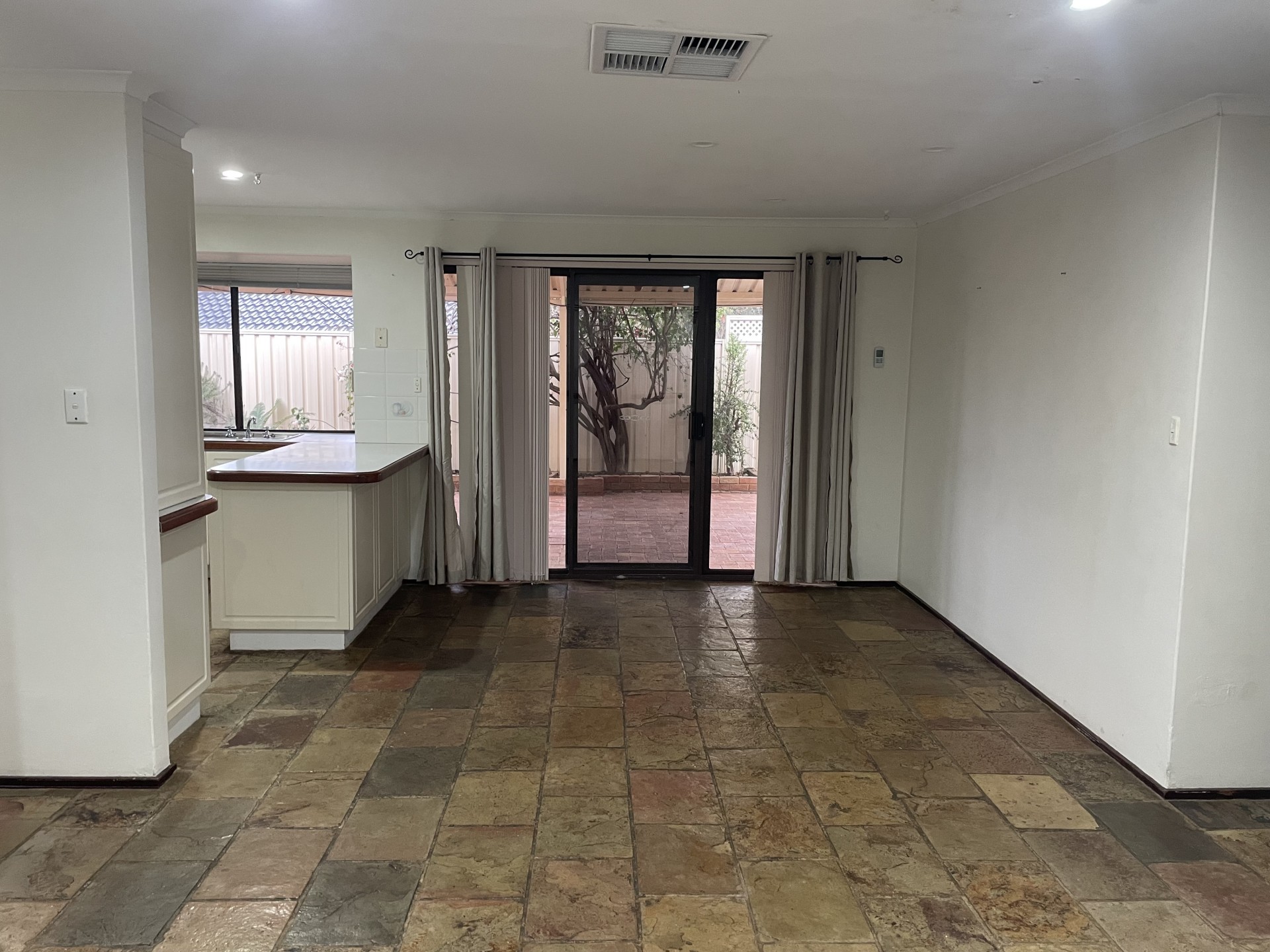 Open for inspection in Kardinya