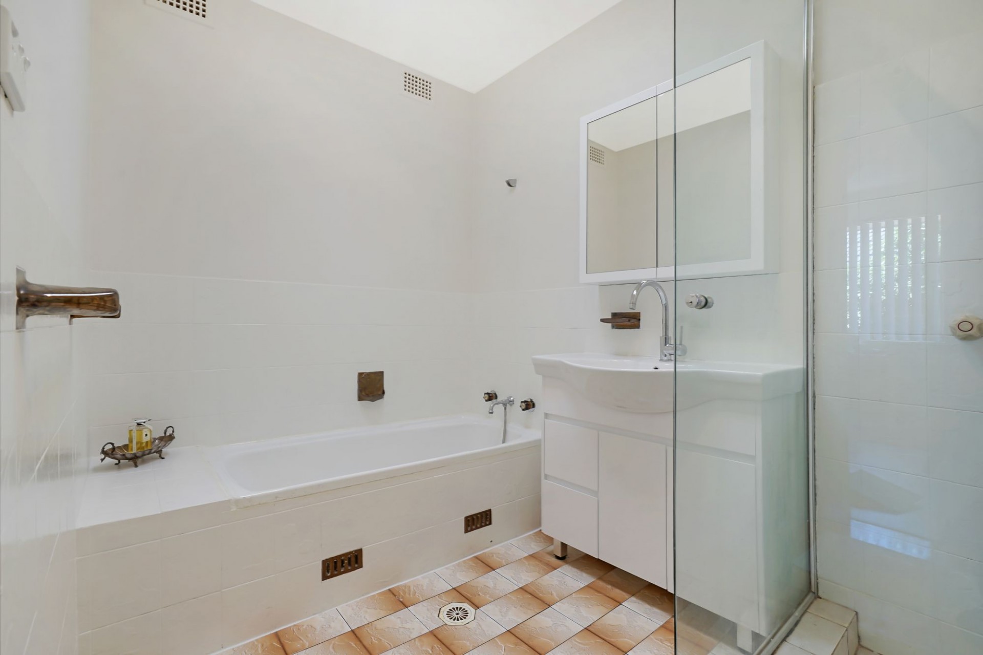 Villa 2/22-24 Chiswick Road, Greenacre - Thumbnail 6