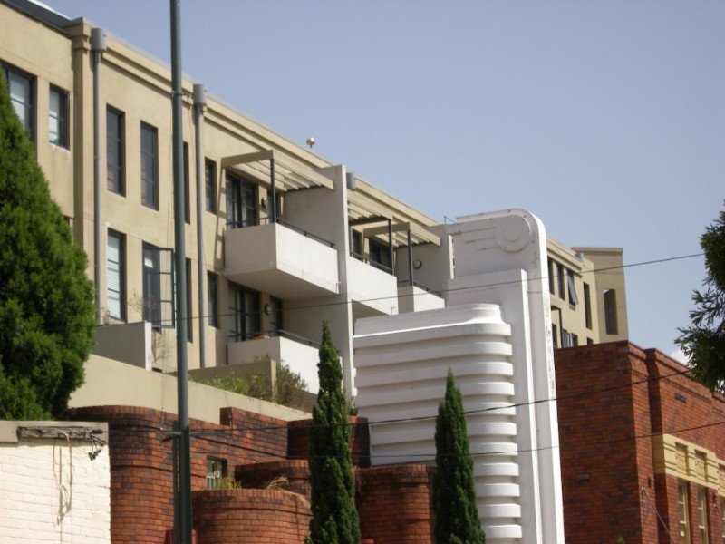 Real Estate in Petersham