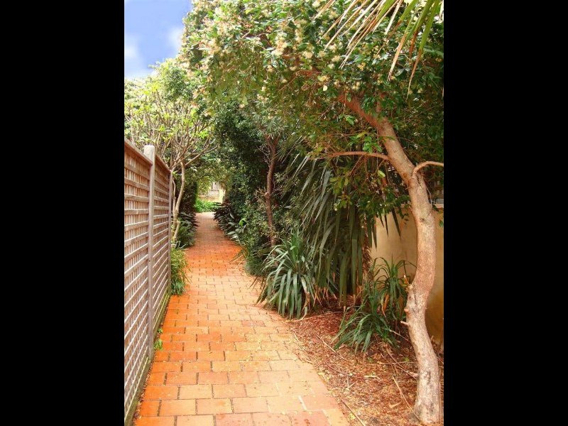 Real Estate in Petersham