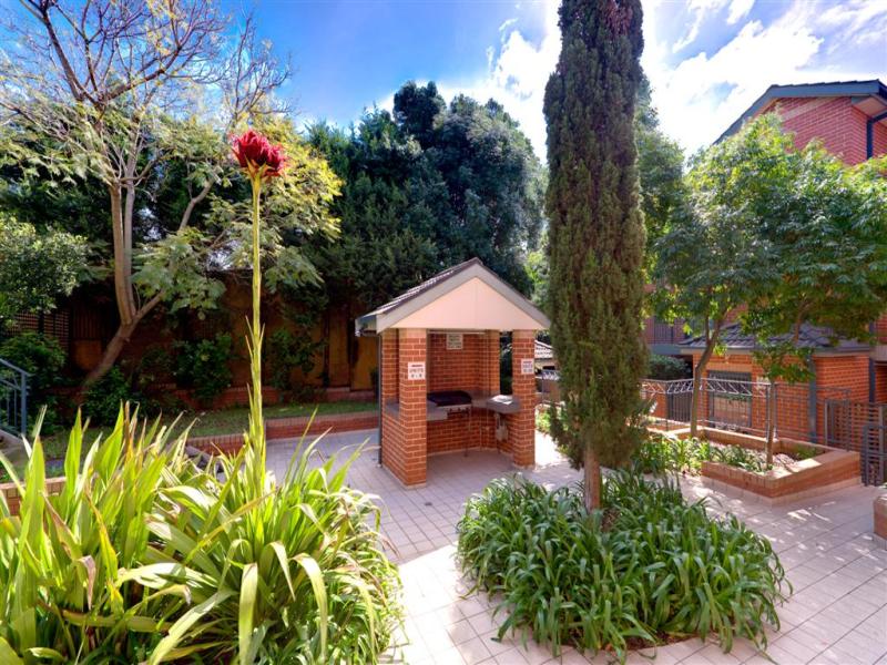 6/16 Sadlier Crescent, Petersham - Thumbnail 2