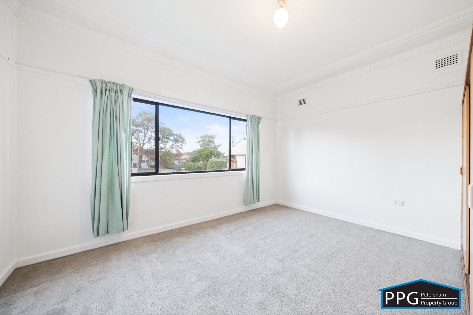 955 Henry Lawson Drive, Padstow Heights > Petersham Property Group