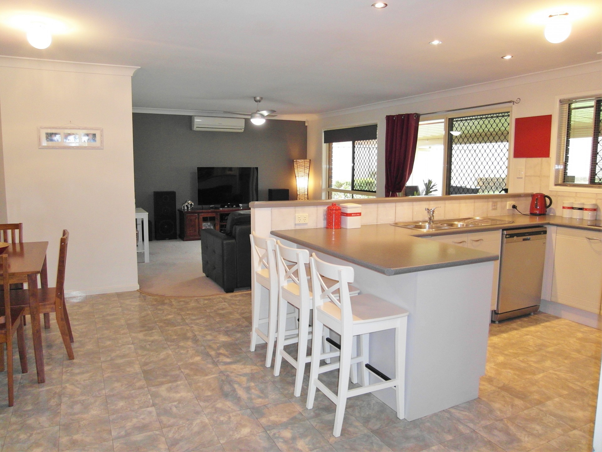 Real Estate in Glenvale