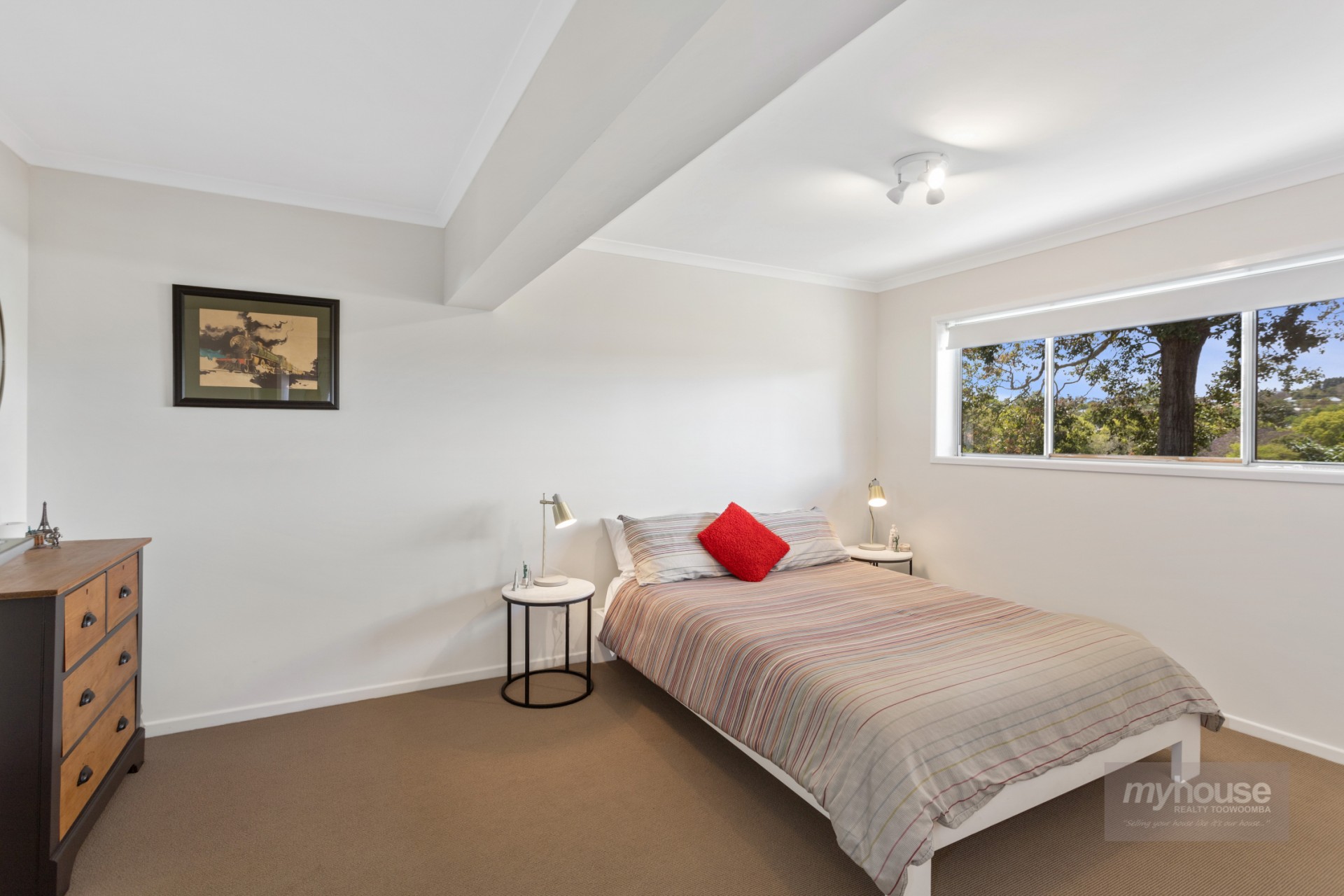 Real Estate in Centenary Heights
