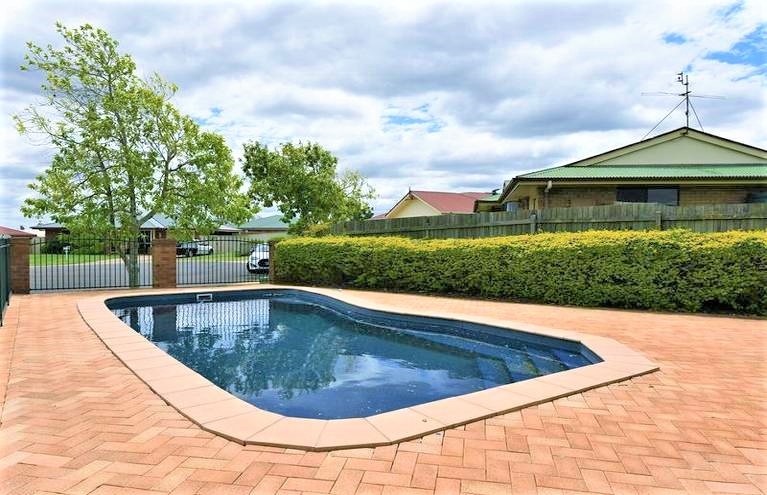 Real Estate in Glenvale
