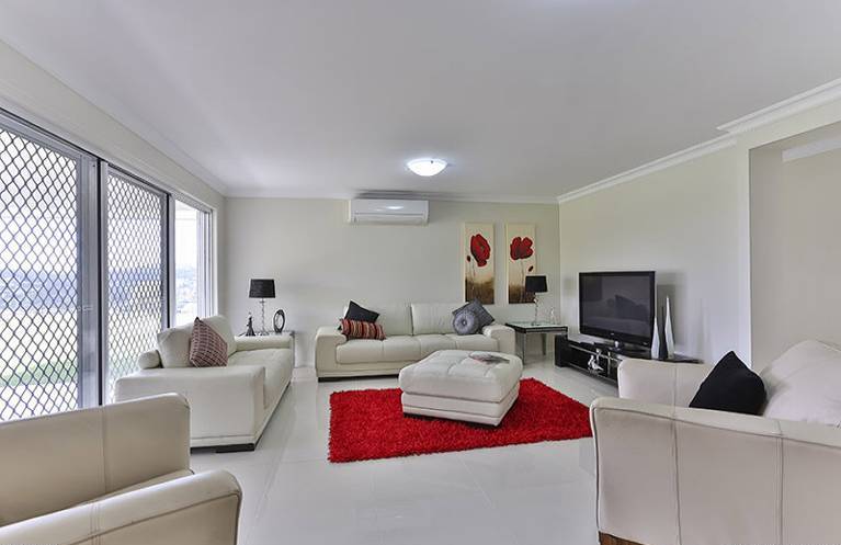 Real Estate in Hodgson Vale