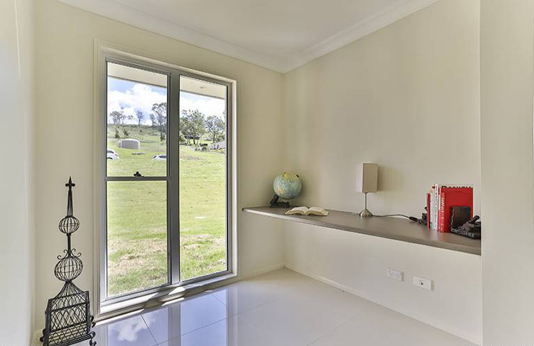 Real Estate in Hodgson Vale