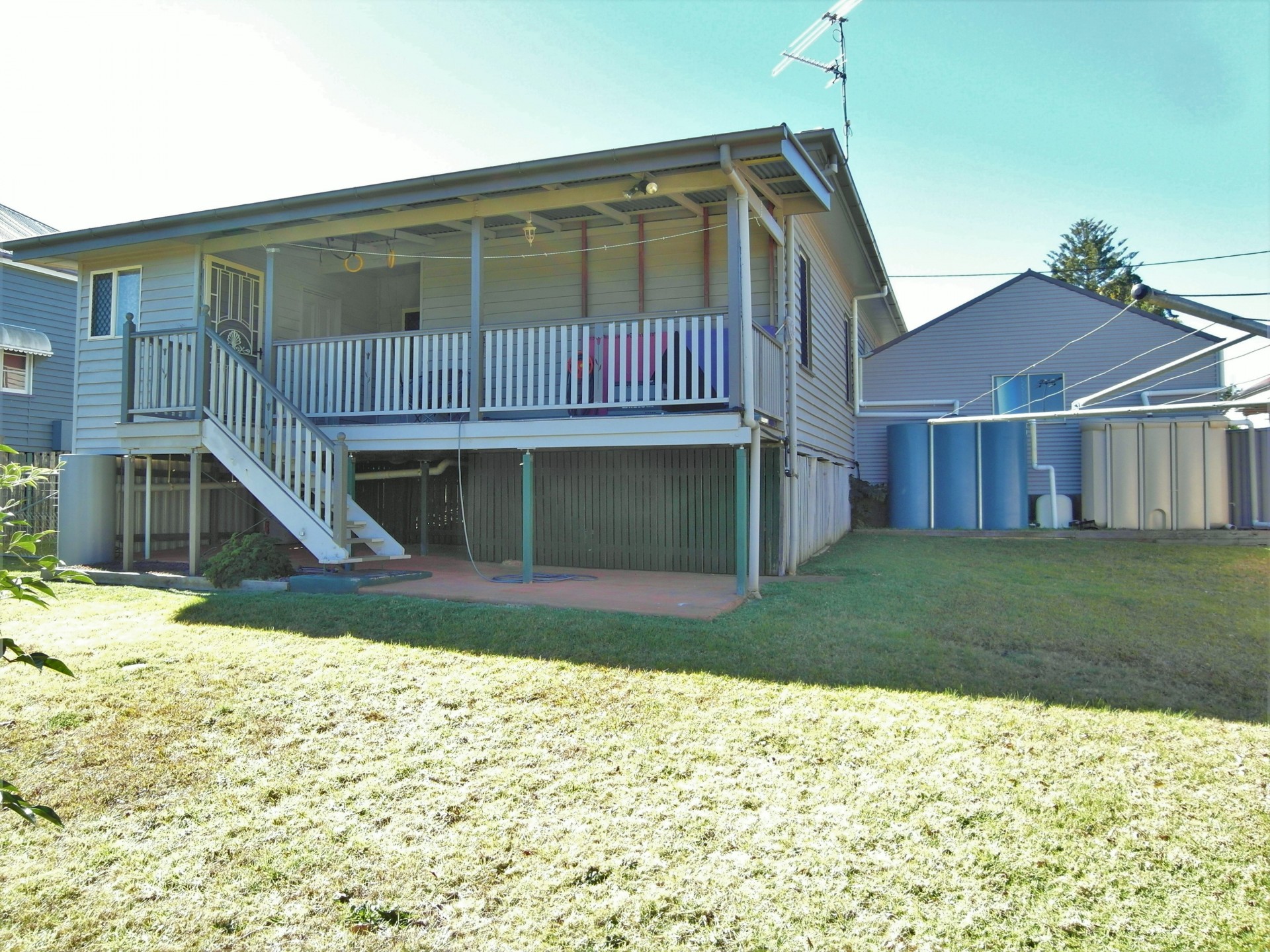 Real Estate in Harlaxton