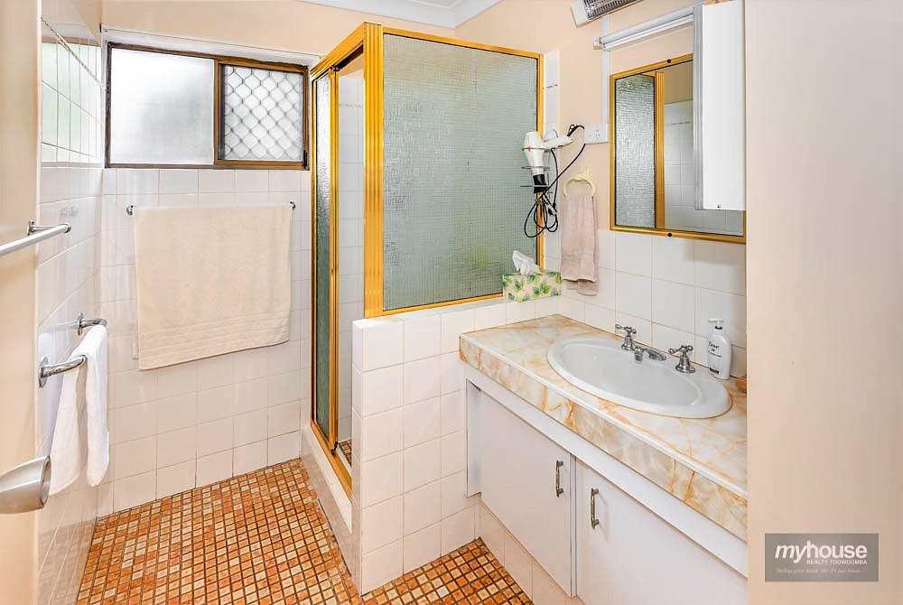Real Estate in Centenary Heights