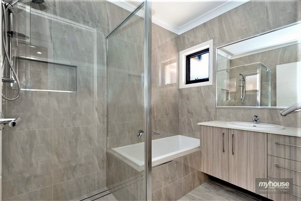 Real Estate in Centenary Heights