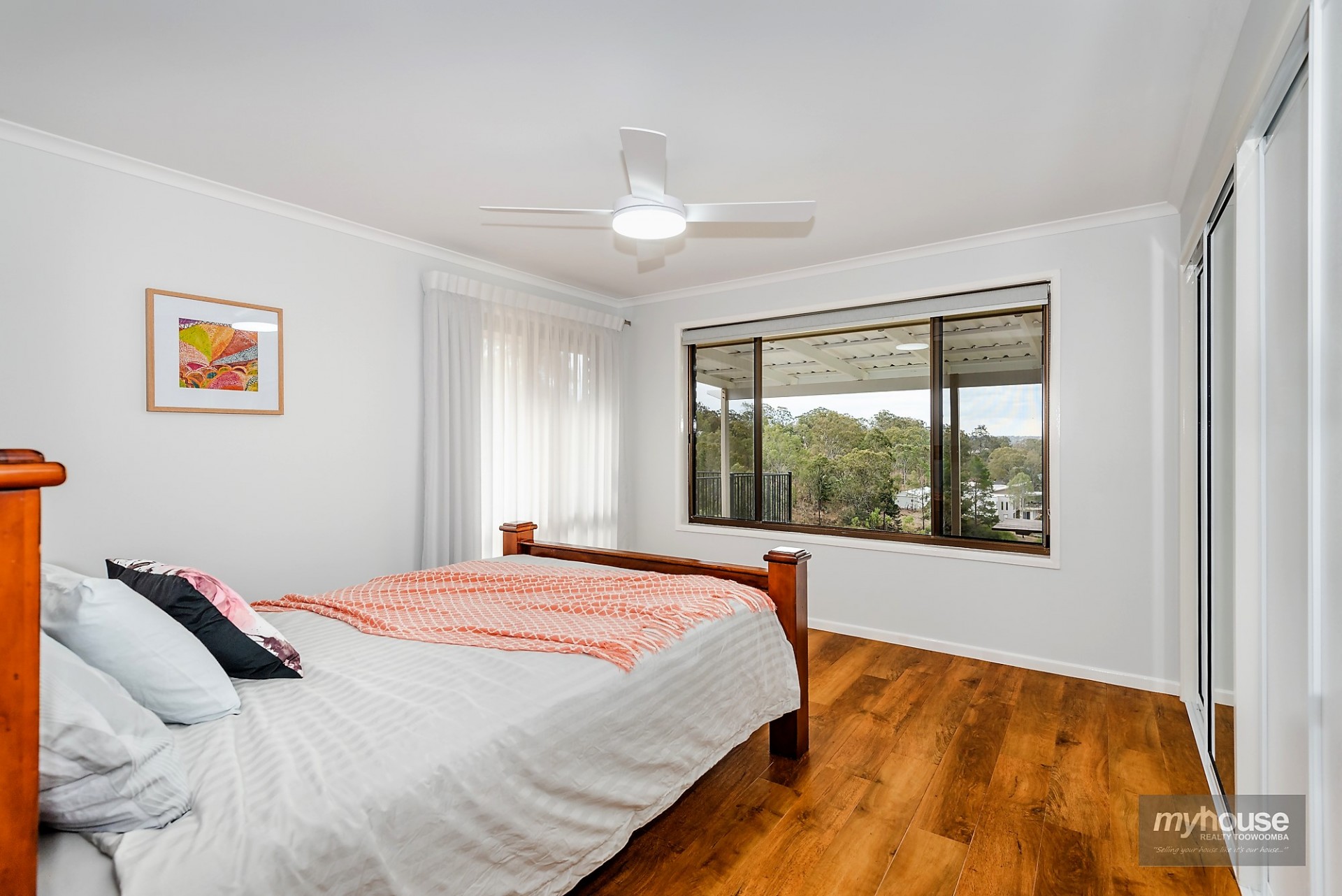 Real Estate in Cotswold Hills