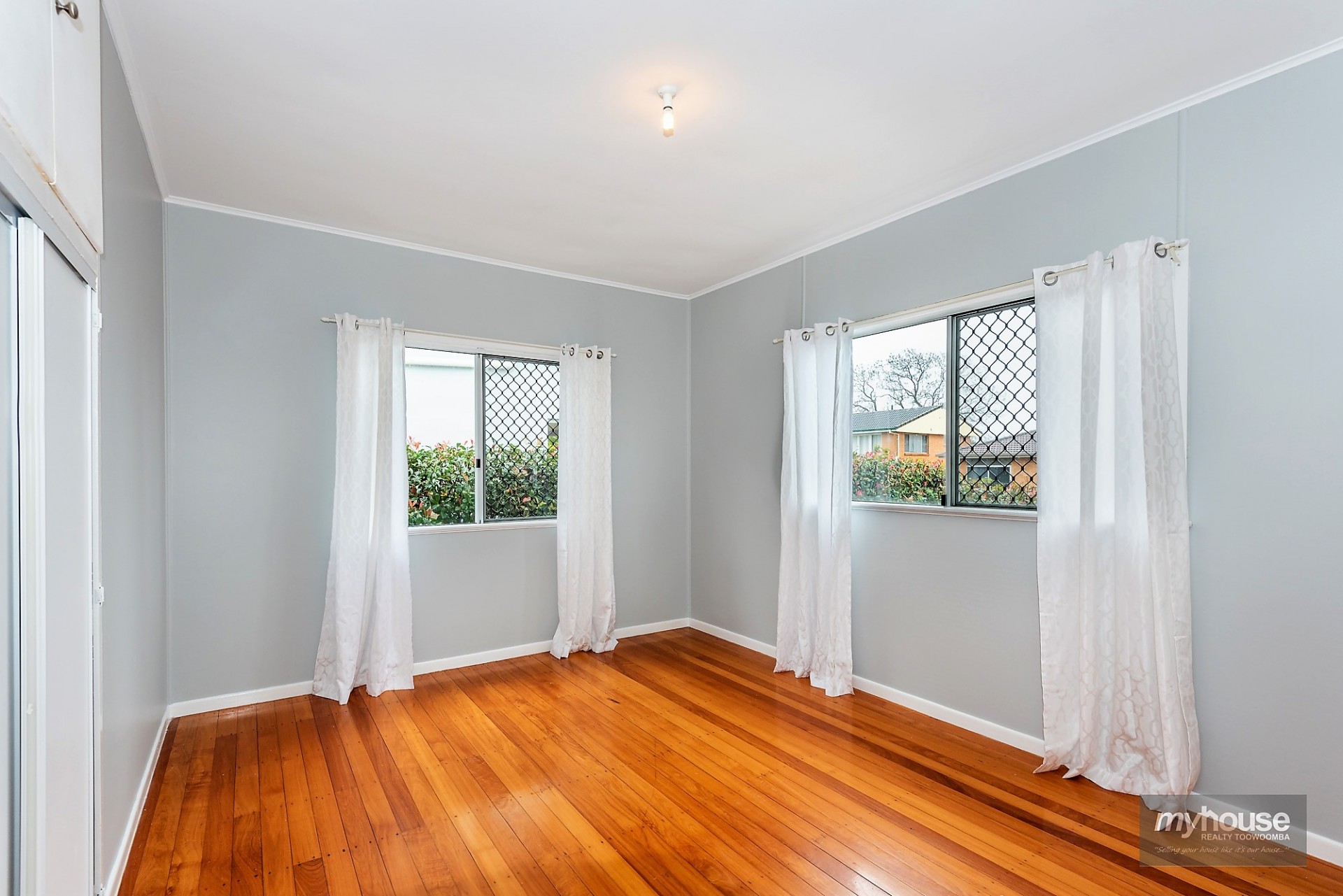 Real Estate in Centenary Heights