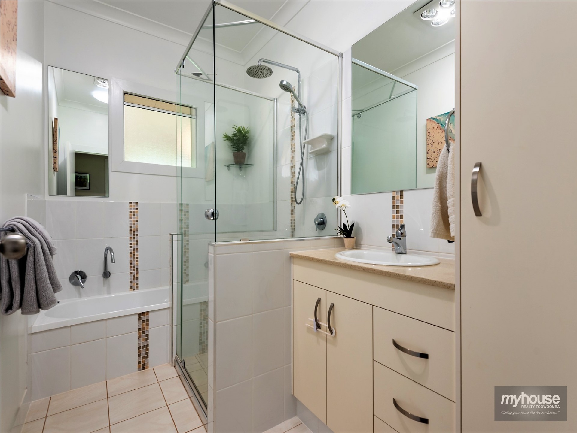 Real Estate in Centenary Heights