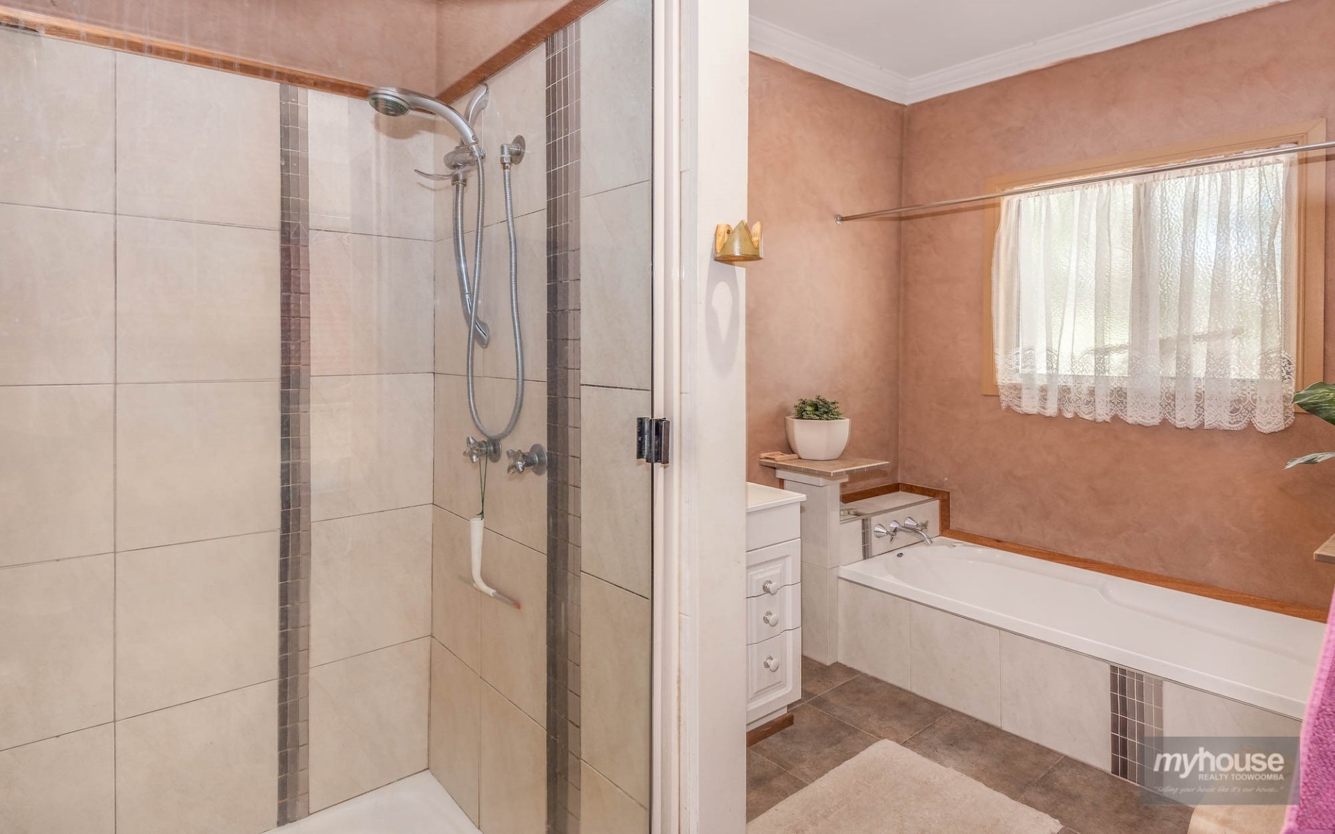 Real Estate in Withcott