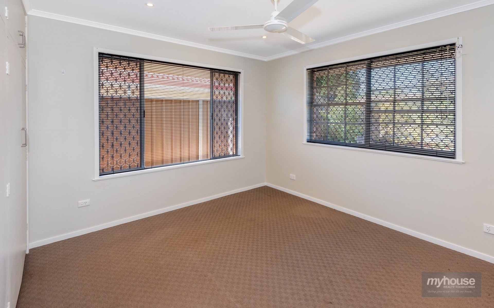 Open for inspection in Harristown