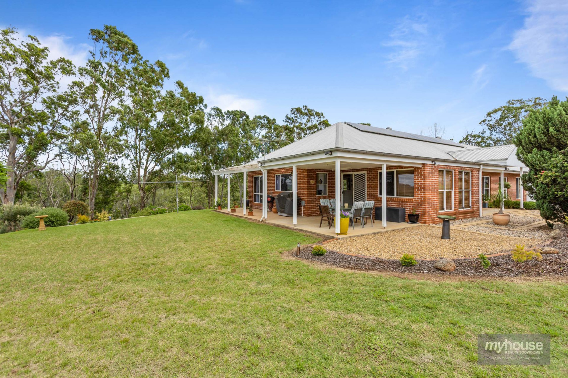 Real Estate in Middle Ridge