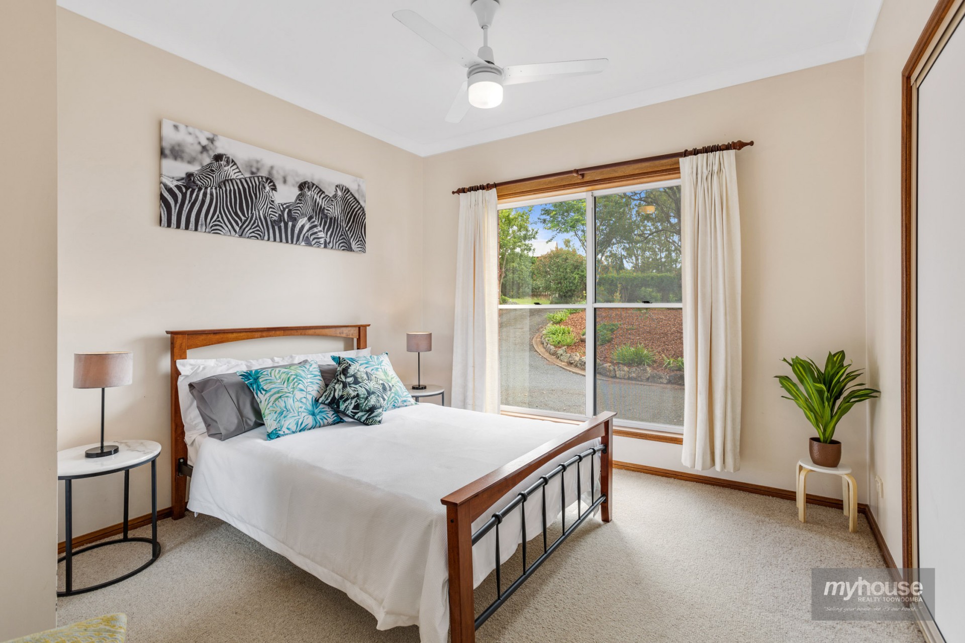 Real Estate in Middle Ridge