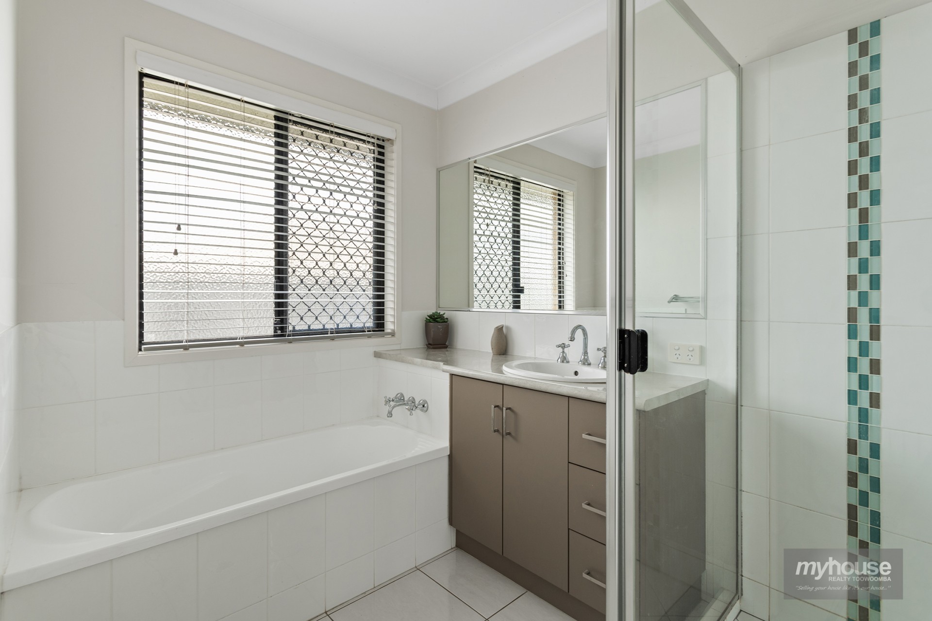 Real Estate in Glenvale