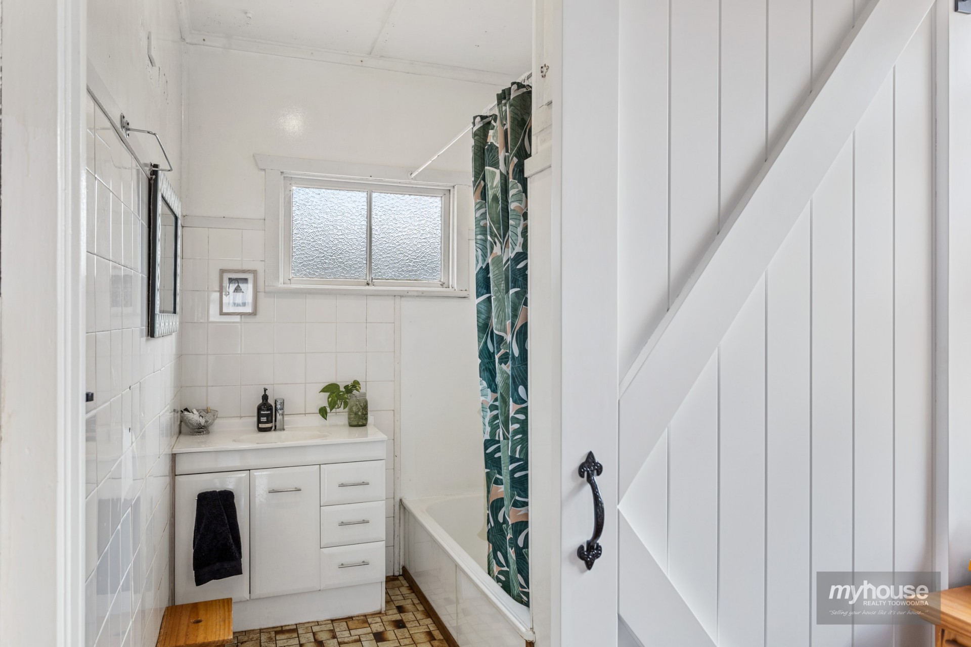 Real Estate in Centenary Heights