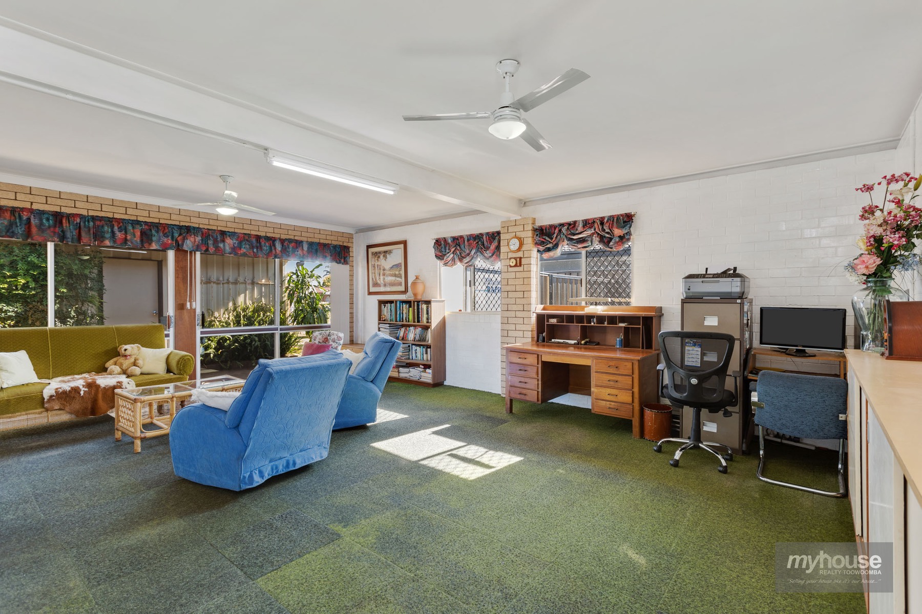 Open for inspection in Harristown