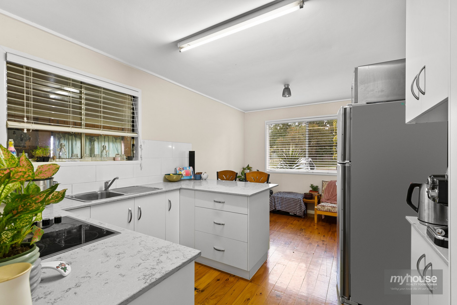 Harlaxton real estate Sold