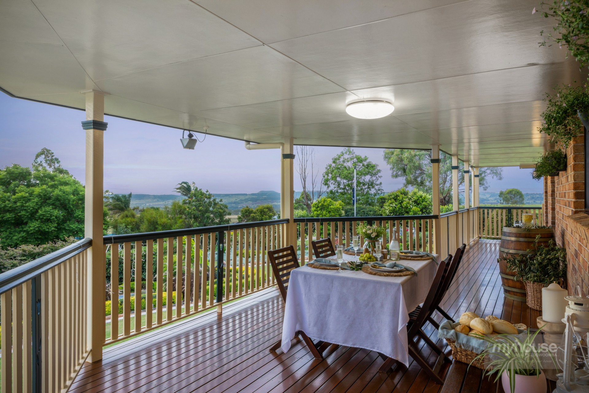 Real Estate in Cotswold Hills