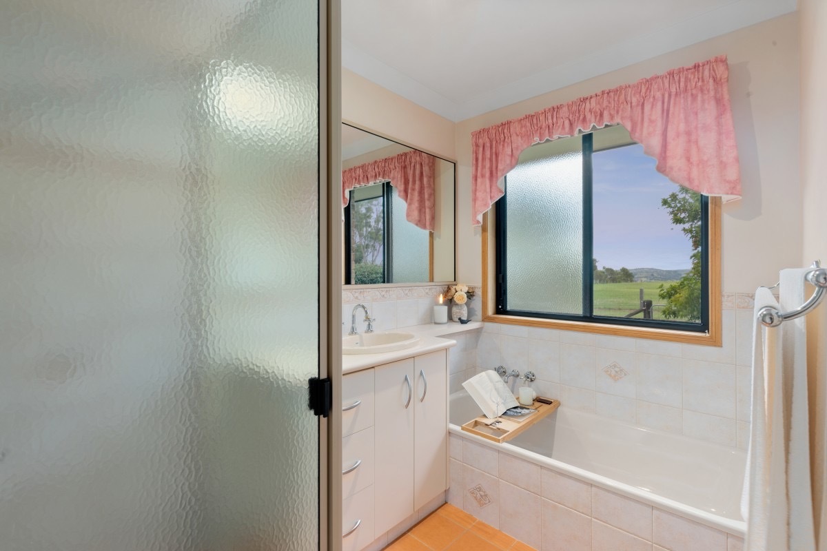 Real Estate in Cotswold Hills