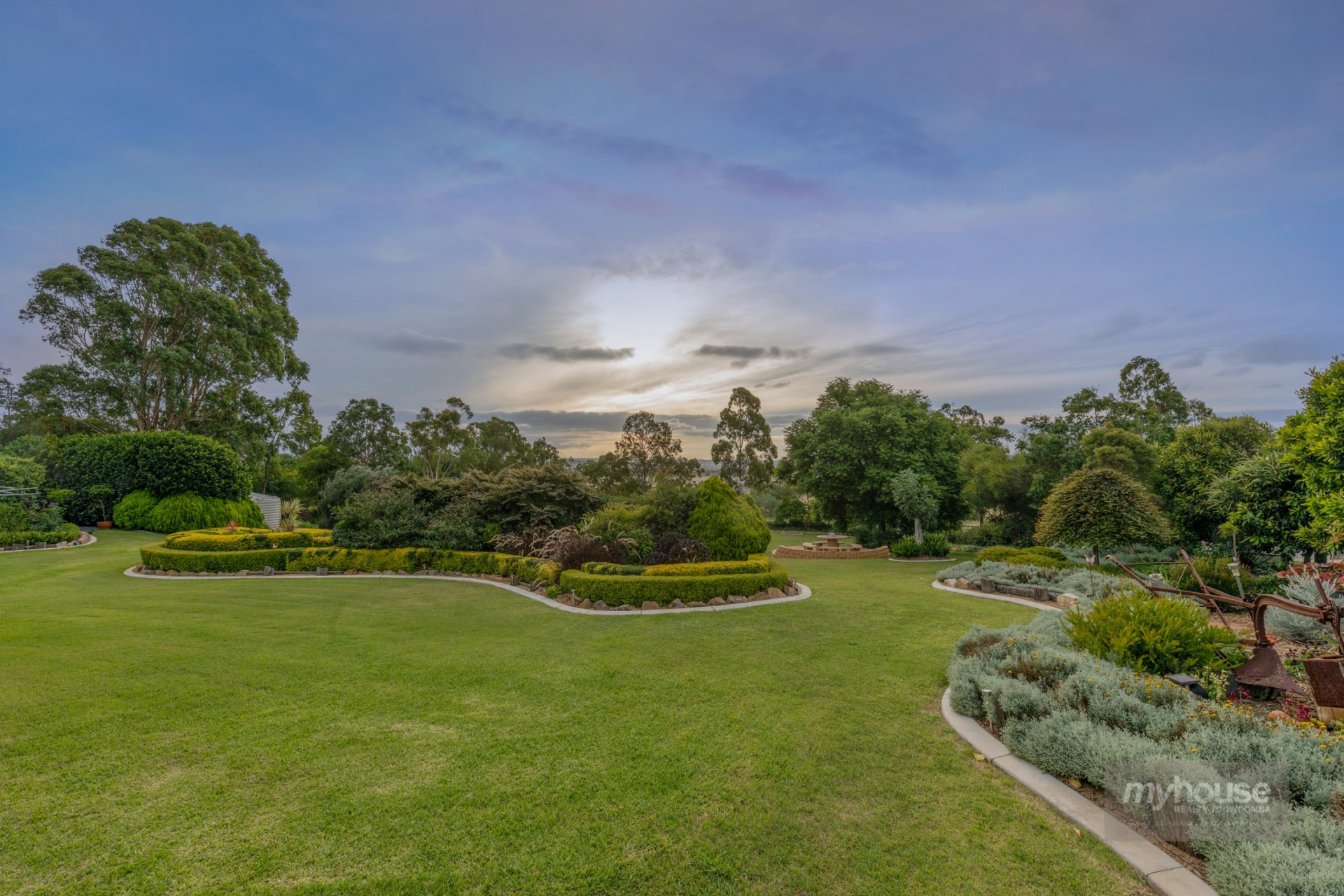 Real Estate in Cotswold Hills