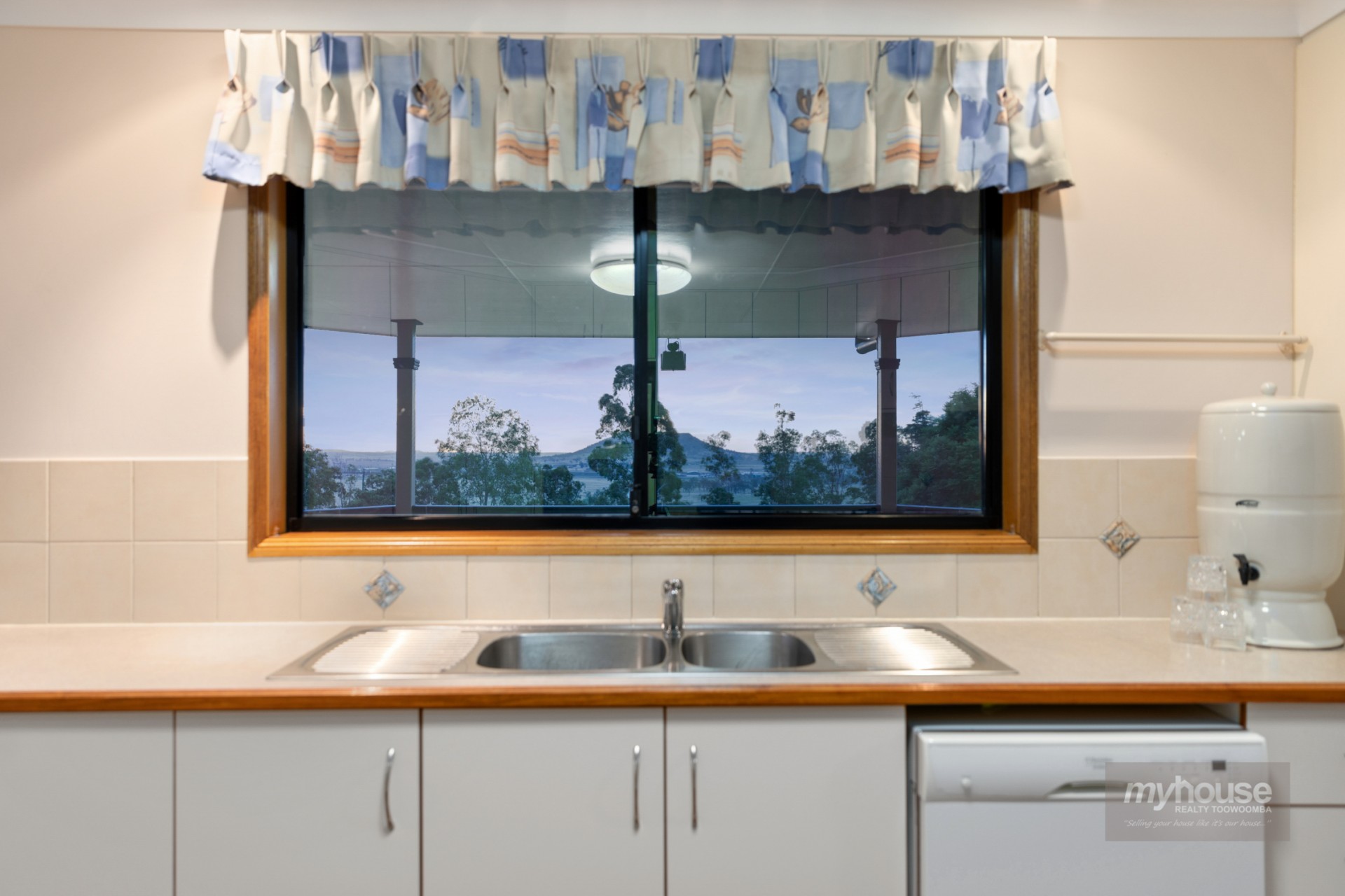 Real Estate in Cotswold Hills
