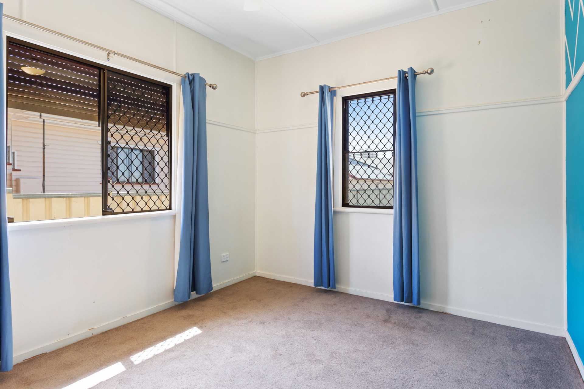 Open for inspection in Harristown