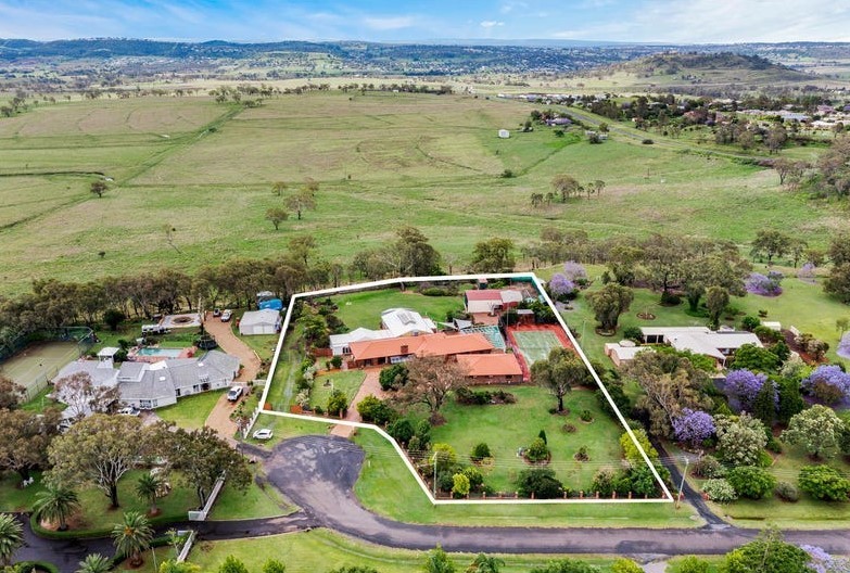 Real Estate in Cotswold Hills