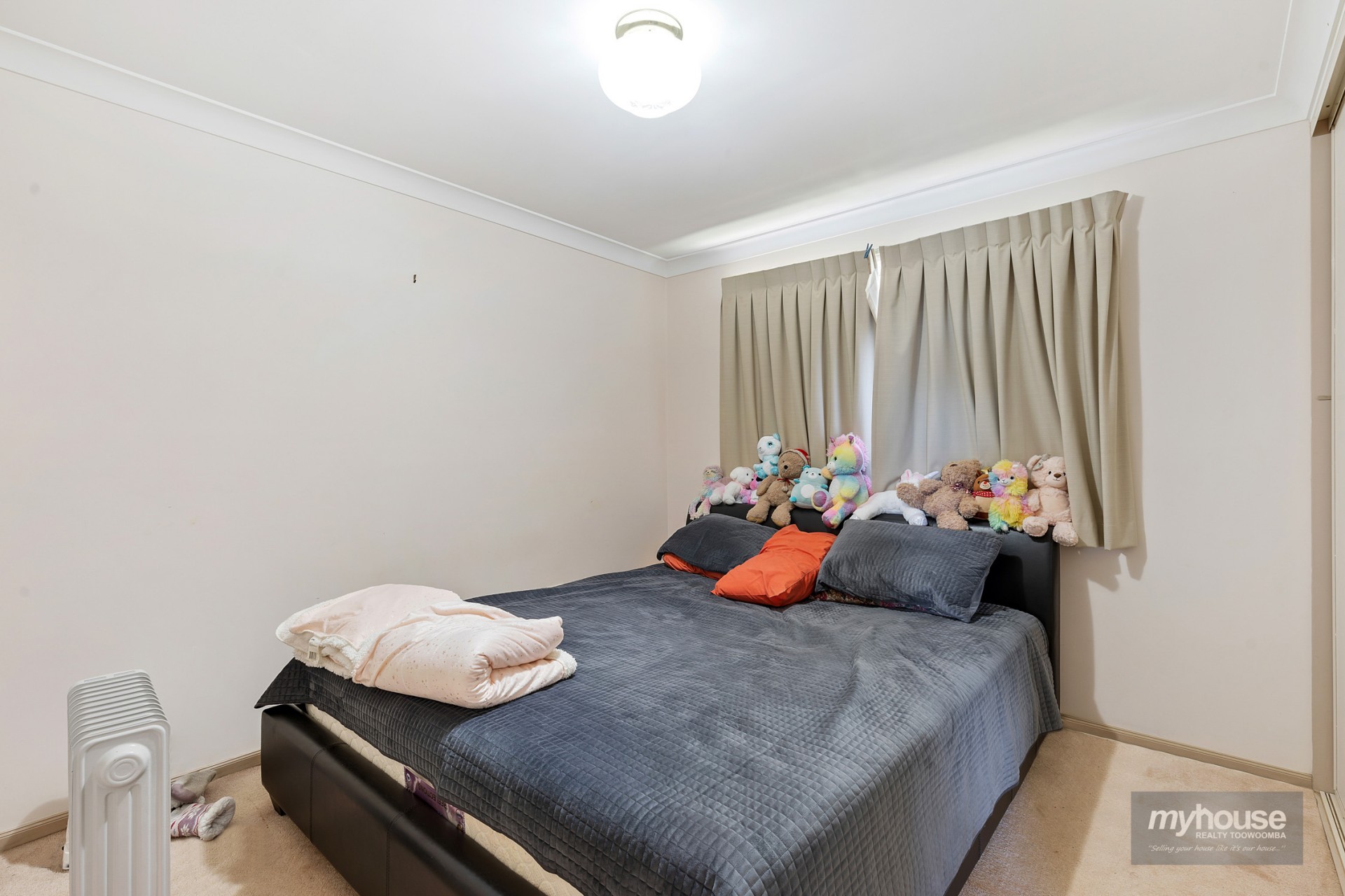 Open for inspection in Drayton