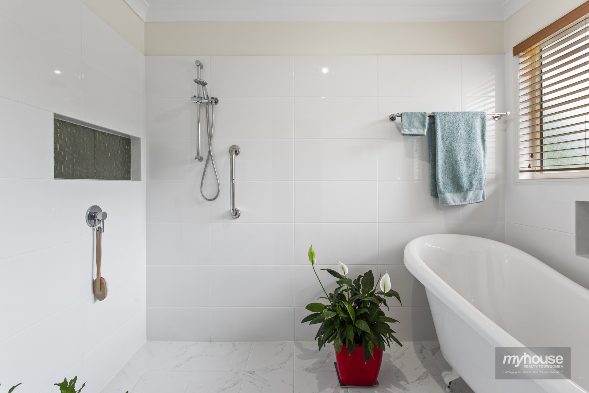 Real Estate in Gowrie Mountain