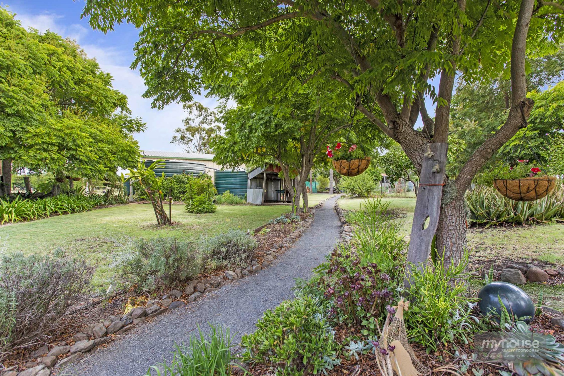 Real Estate in Gowrie Mountain