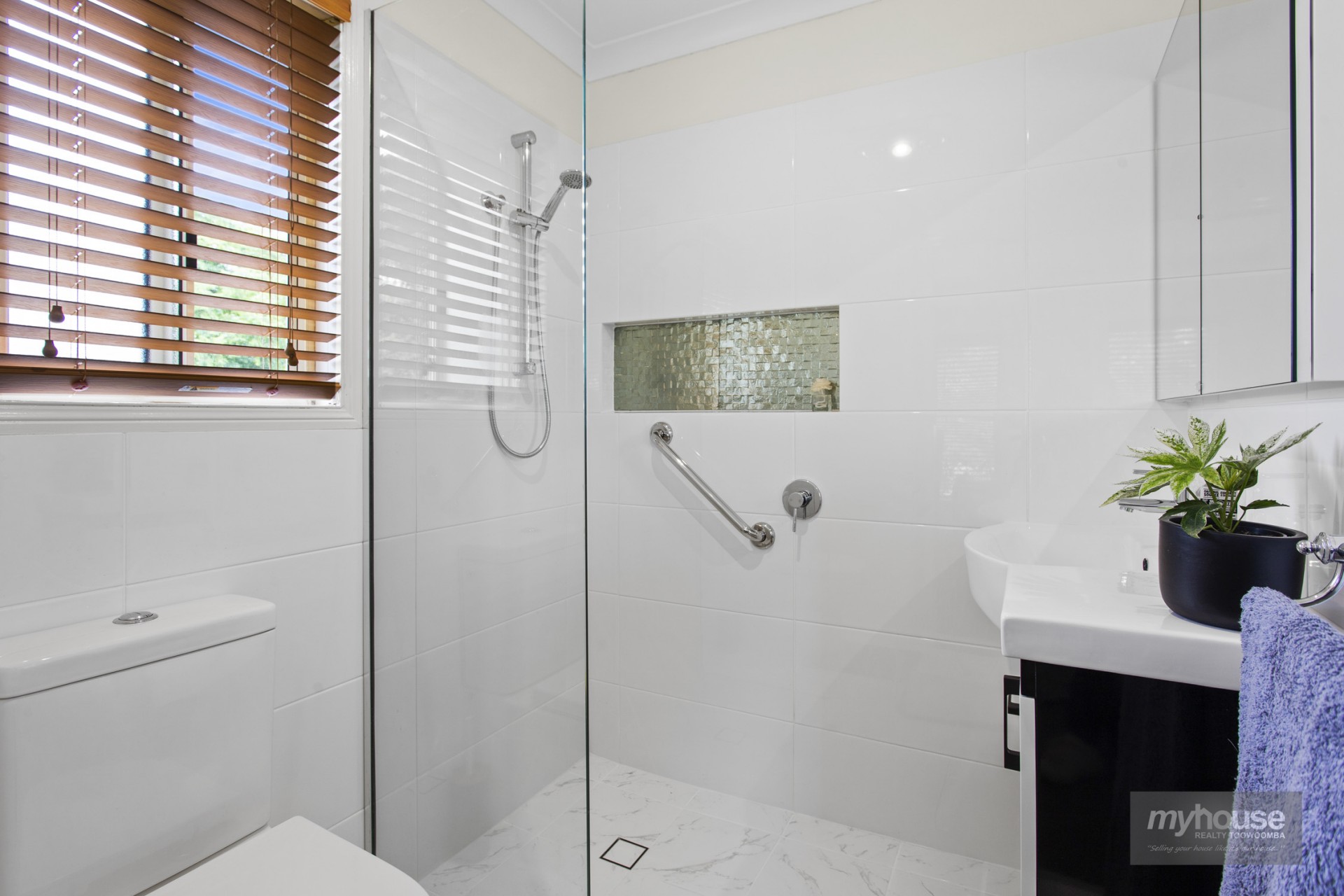 Real Estate in Gowrie Mountain