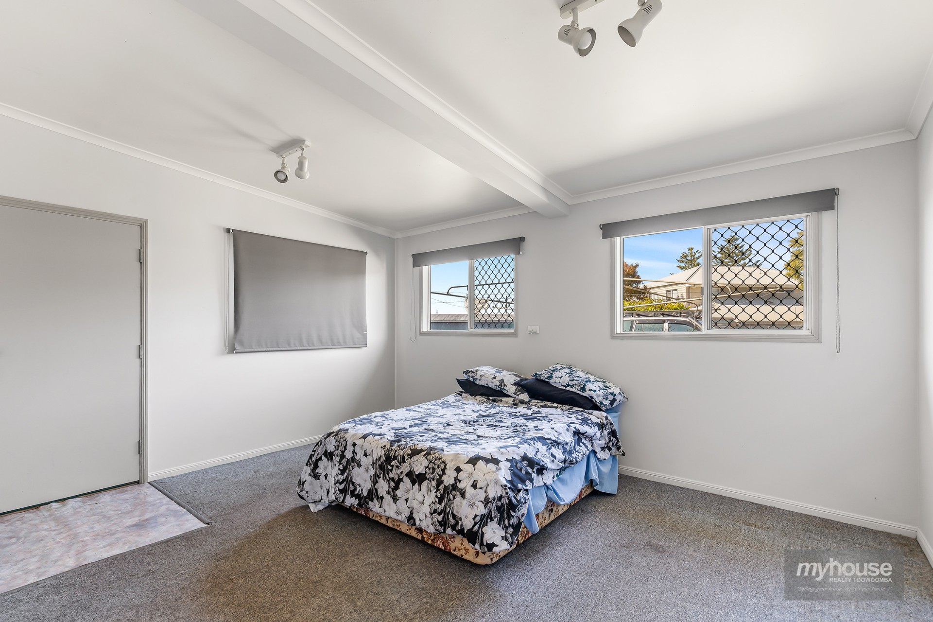 Open for inspection in Harristown