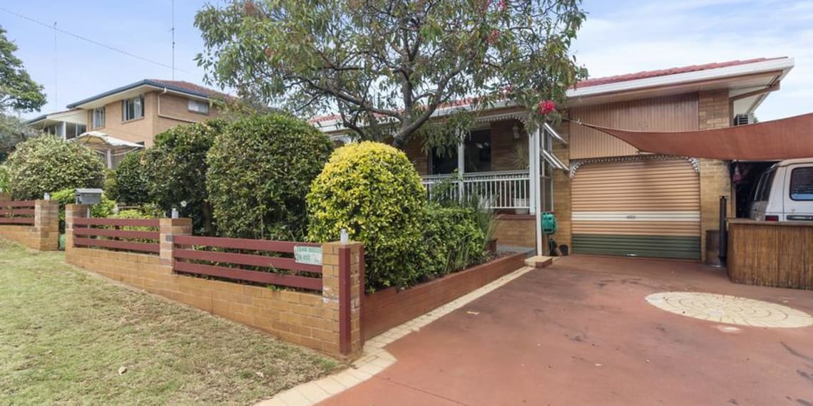 Real Estate in Harlaxton