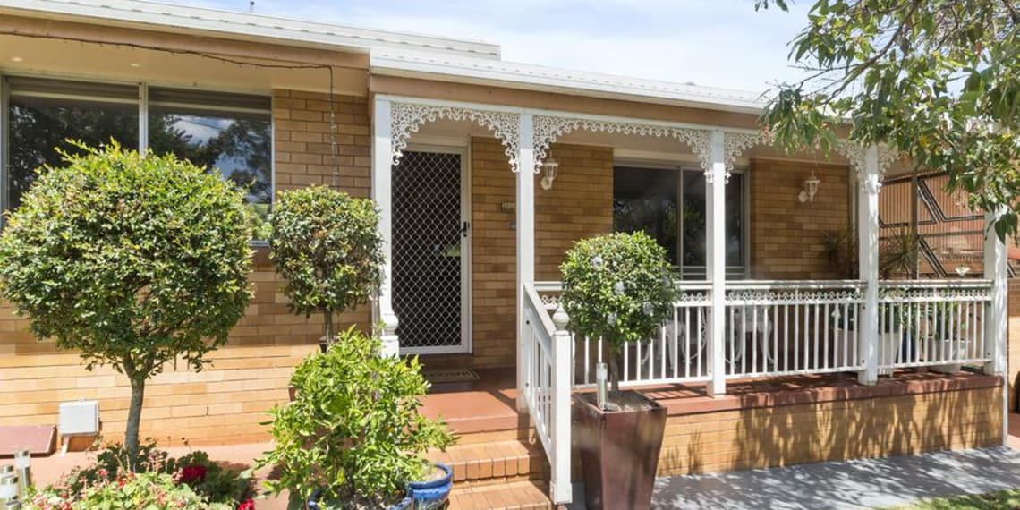 Real Estate in Harlaxton