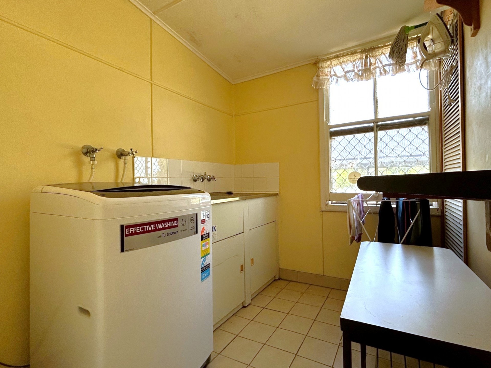 Real Estate in Harlaxton