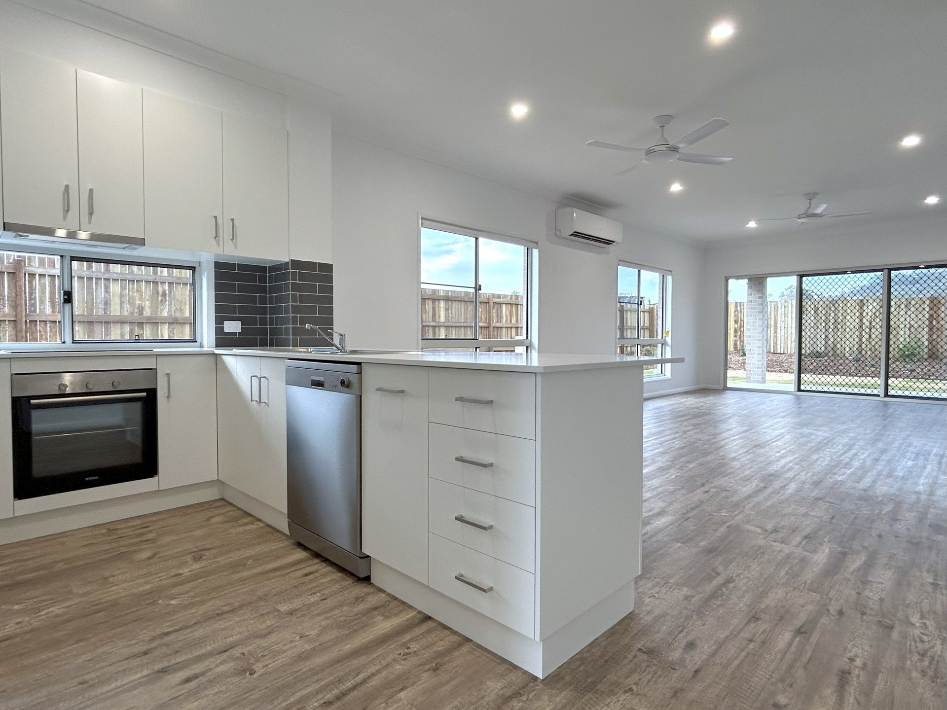 Glenvale real estate For Rent