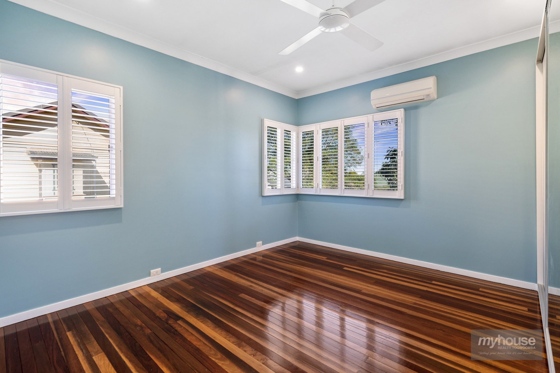 Real Estate in Harlaxton