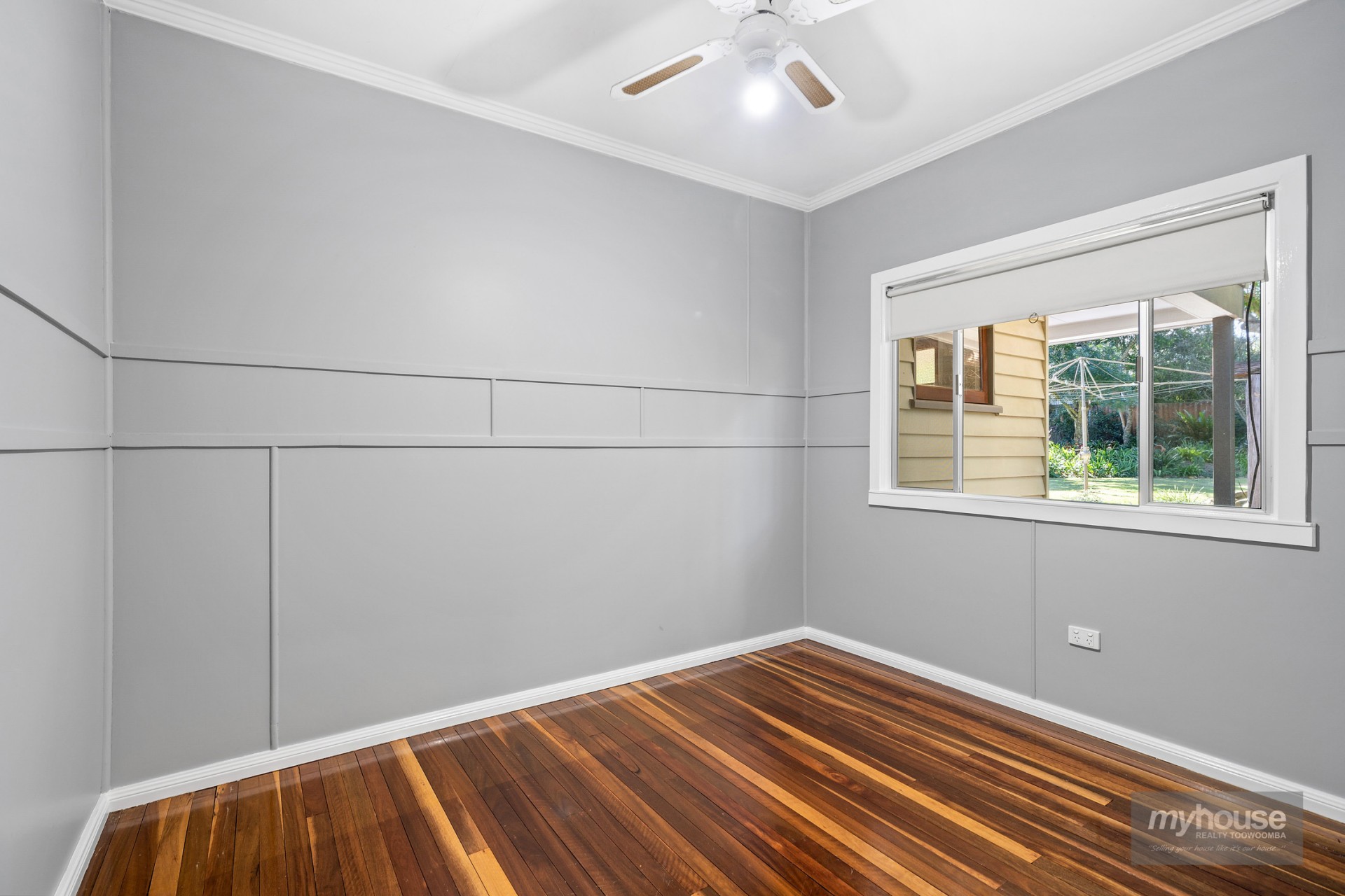 Real Estate in Harlaxton