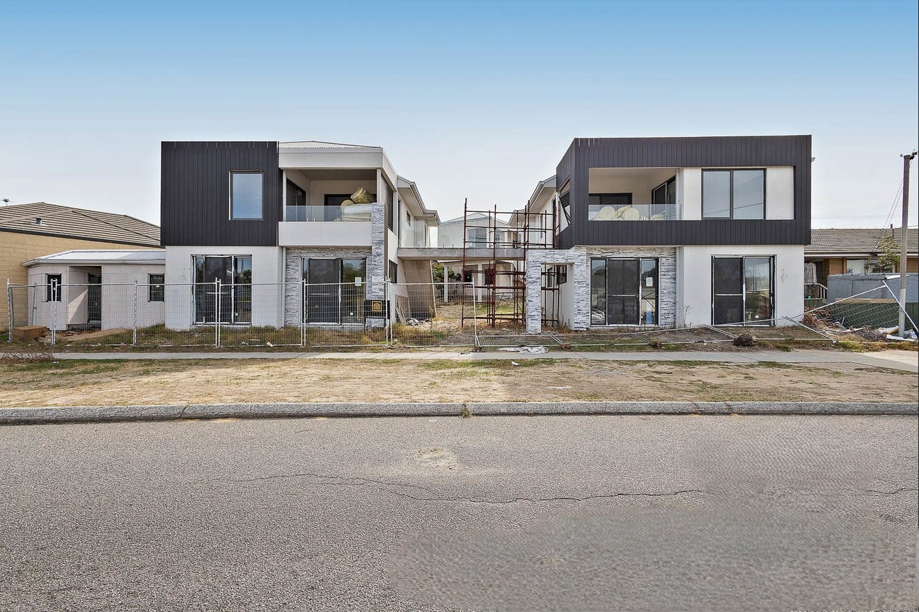 49 Amberley Way, Westminster - Image 1